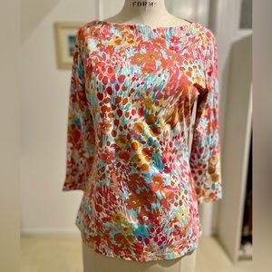 J.McLaughlin Wavesong top in bright spring colors! Sleeves 3/4, accent buttons